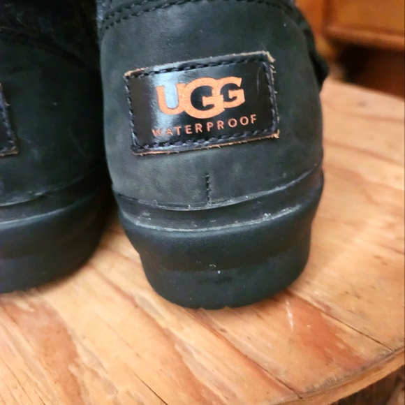 UGG WOMENS WATERPROOF STOUT BLACK ANKLE BOOTIES-SIZE 8 - Picture 8 of 10